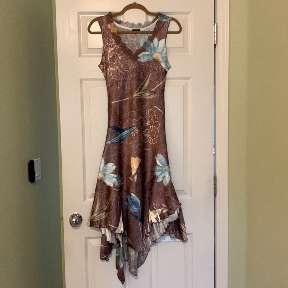 Komarov crinkle floral midi dress